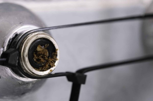 Qu'est-ce qui cause les drains bouchés et comment les solutionner ?