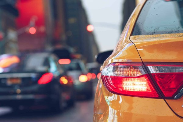 Taxi Bordeaux : Voyagez avec Style et Confort !